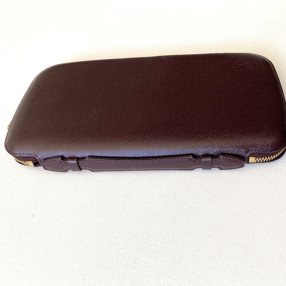 Louis Vuitton Taiga Atoll Brown Travel Organizer - Picture 3 of 12